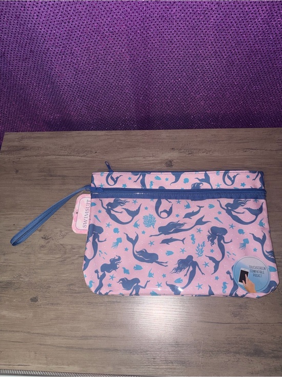 Sol mate Handbags - 🆕💜NWT Sol Mate Pink Mermaid Print Wristlet Pouch Zip Cosmetic Makeup Travel Bag